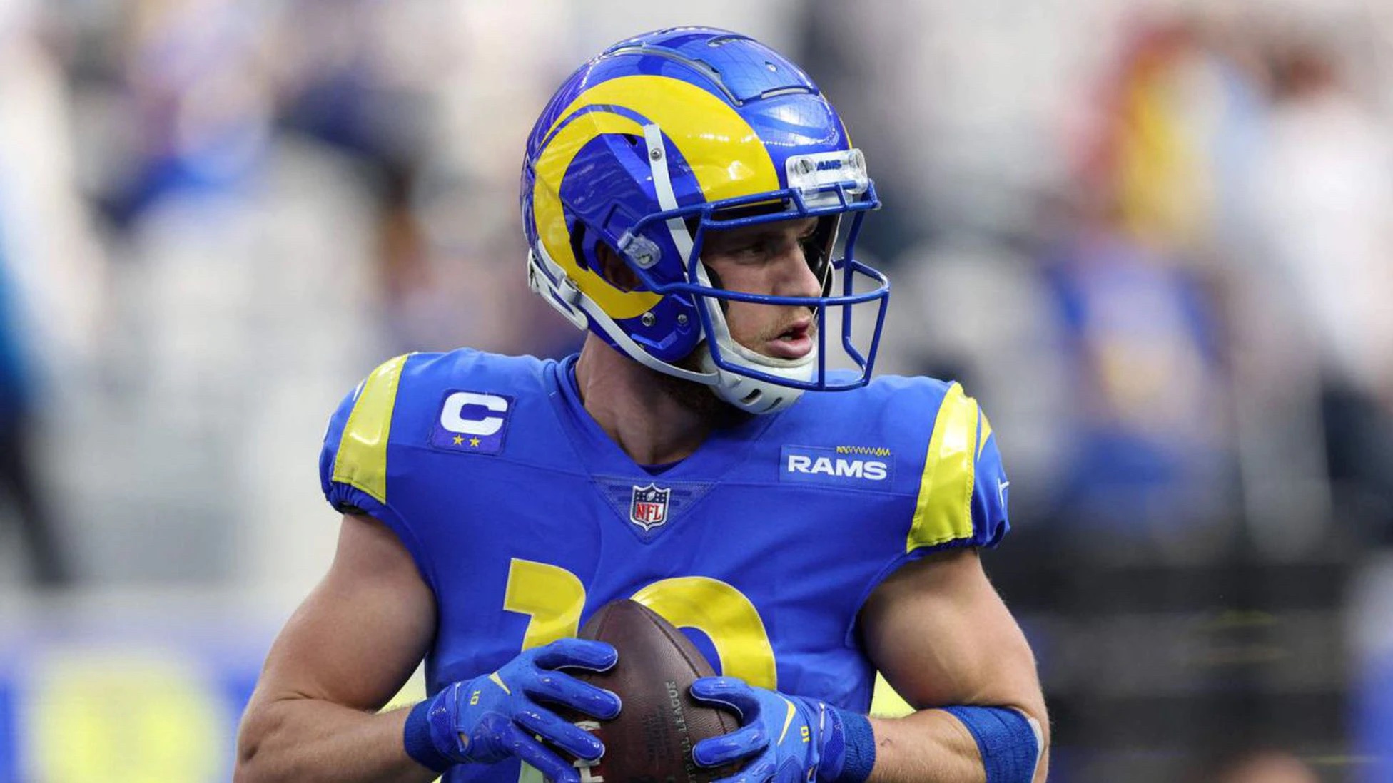 Do NFL teams have their own planes? How do they travel to away games? - AS  USA