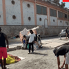 #ServicioInformativo | En medio de la crisis migratoria que se vive en Ceuta, cientos de personas se ubicaron en la Playa del Trampólin mientras esperan que se define su paso por España.